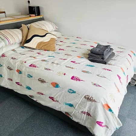 בית הארחה Your