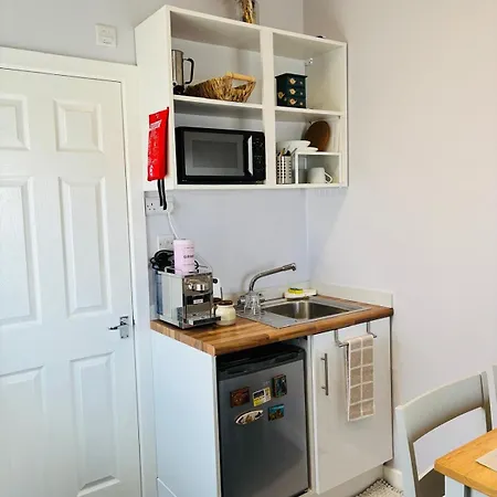 Your בית הארחה